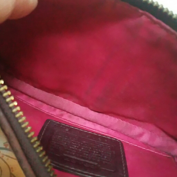 Vintage Coach clutch purse. - Picture 7 of 8